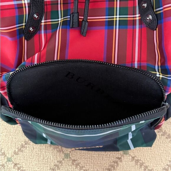 Vintage Burberry patchwork tartan rucksack backpack with leather details NWOT - Picture 6 of 16